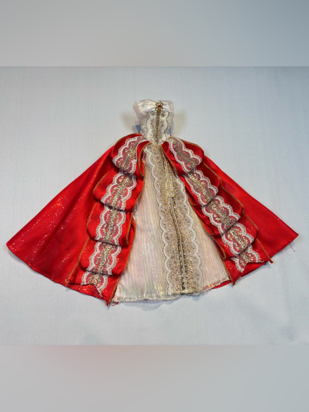 ✨ 1997 Mattel Happy Holidays Barbie Christmas Edition doll dress.